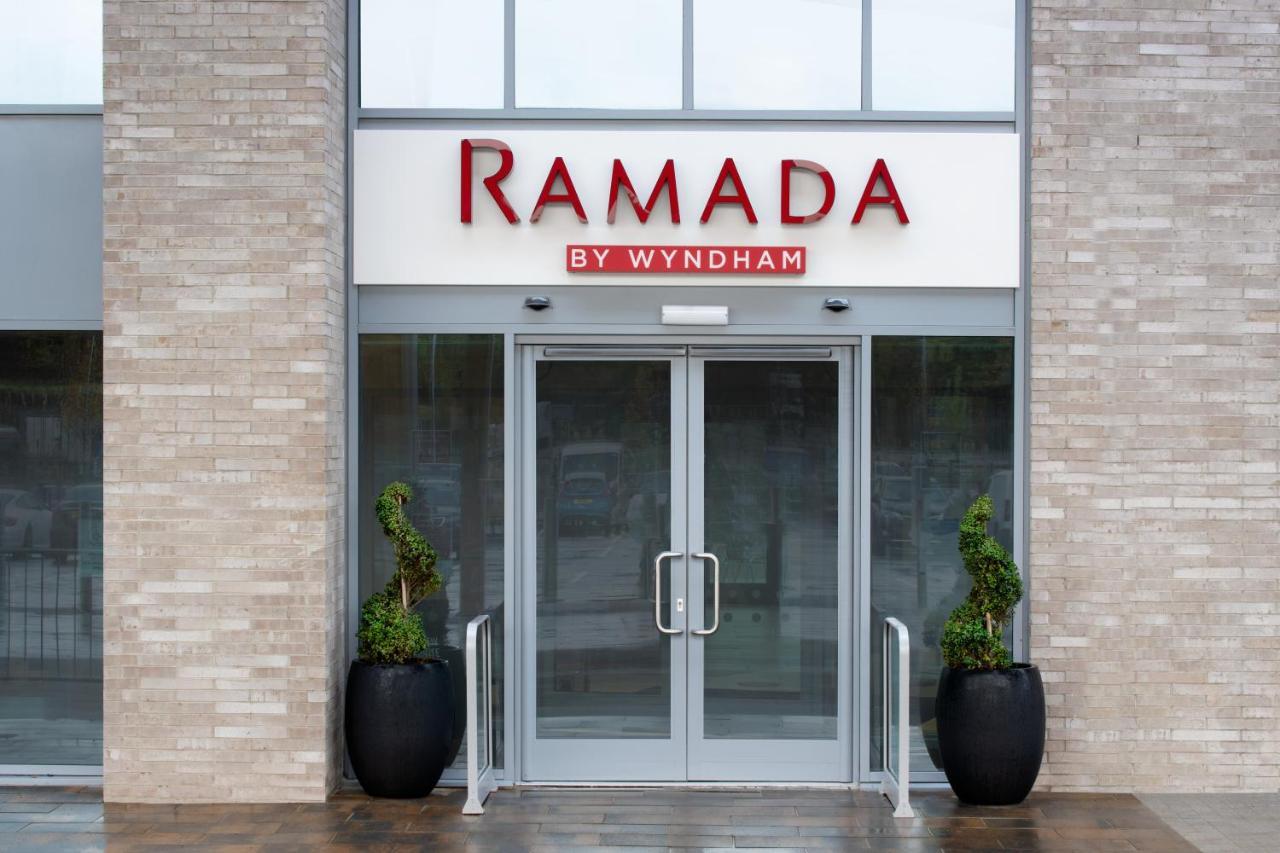 מלון Ramada By Wyndham Leeds East מראה חיצוני תמונה