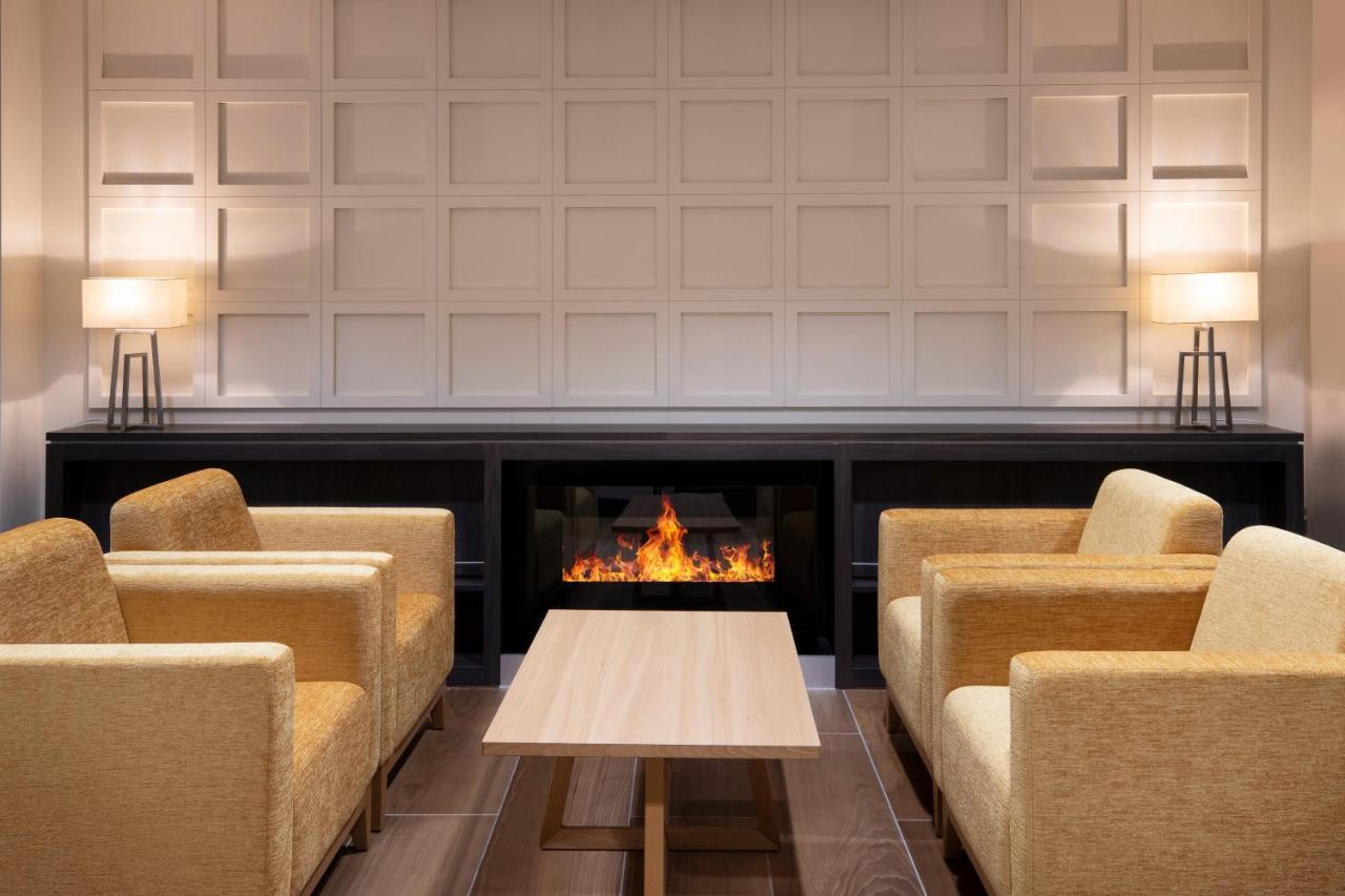 מלון Ramada By Wyndham Leeds East מראה חיצוני תמונה