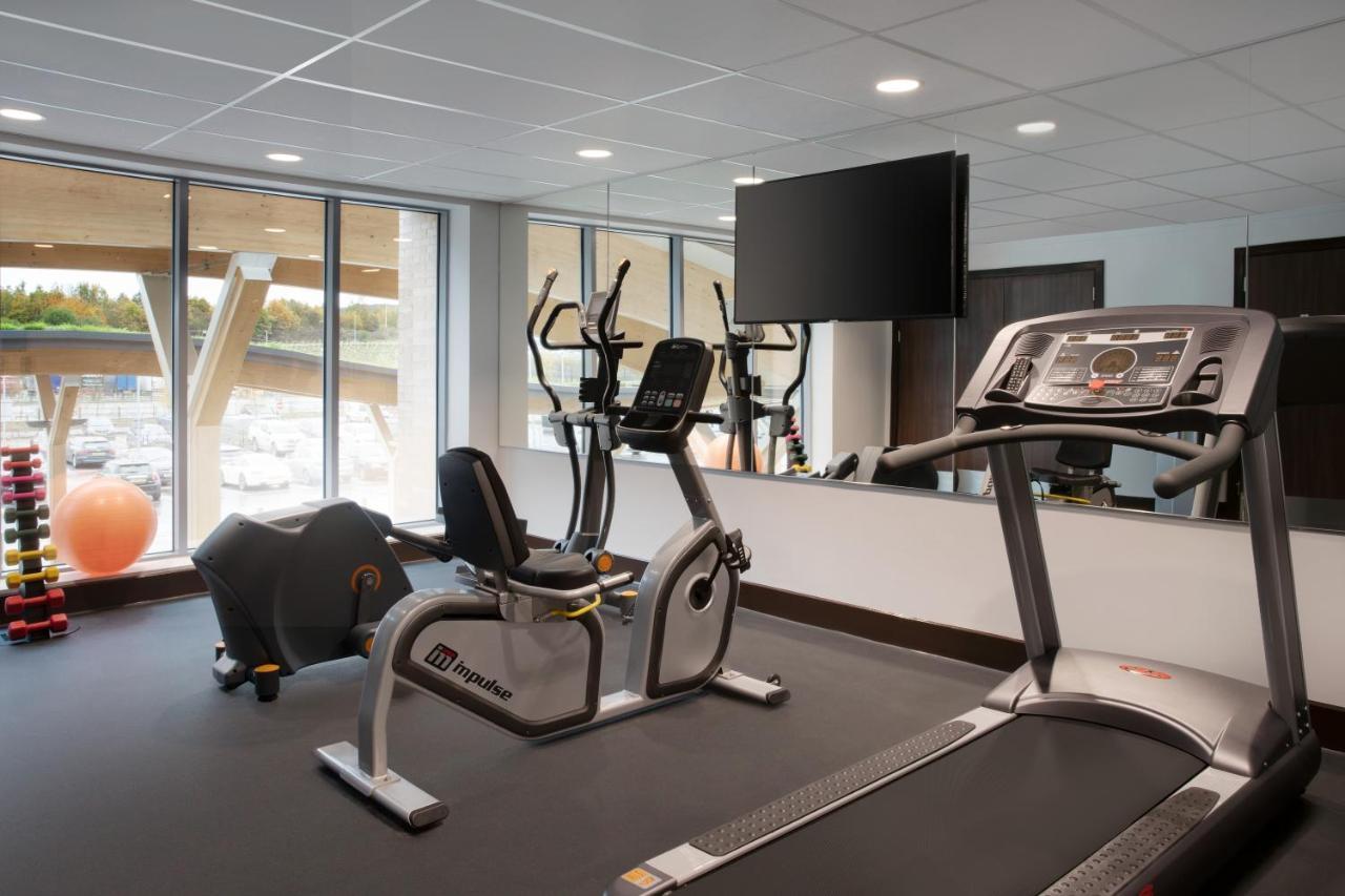 מלון Ramada By Wyndham Leeds East מראה חיצוני תמונה